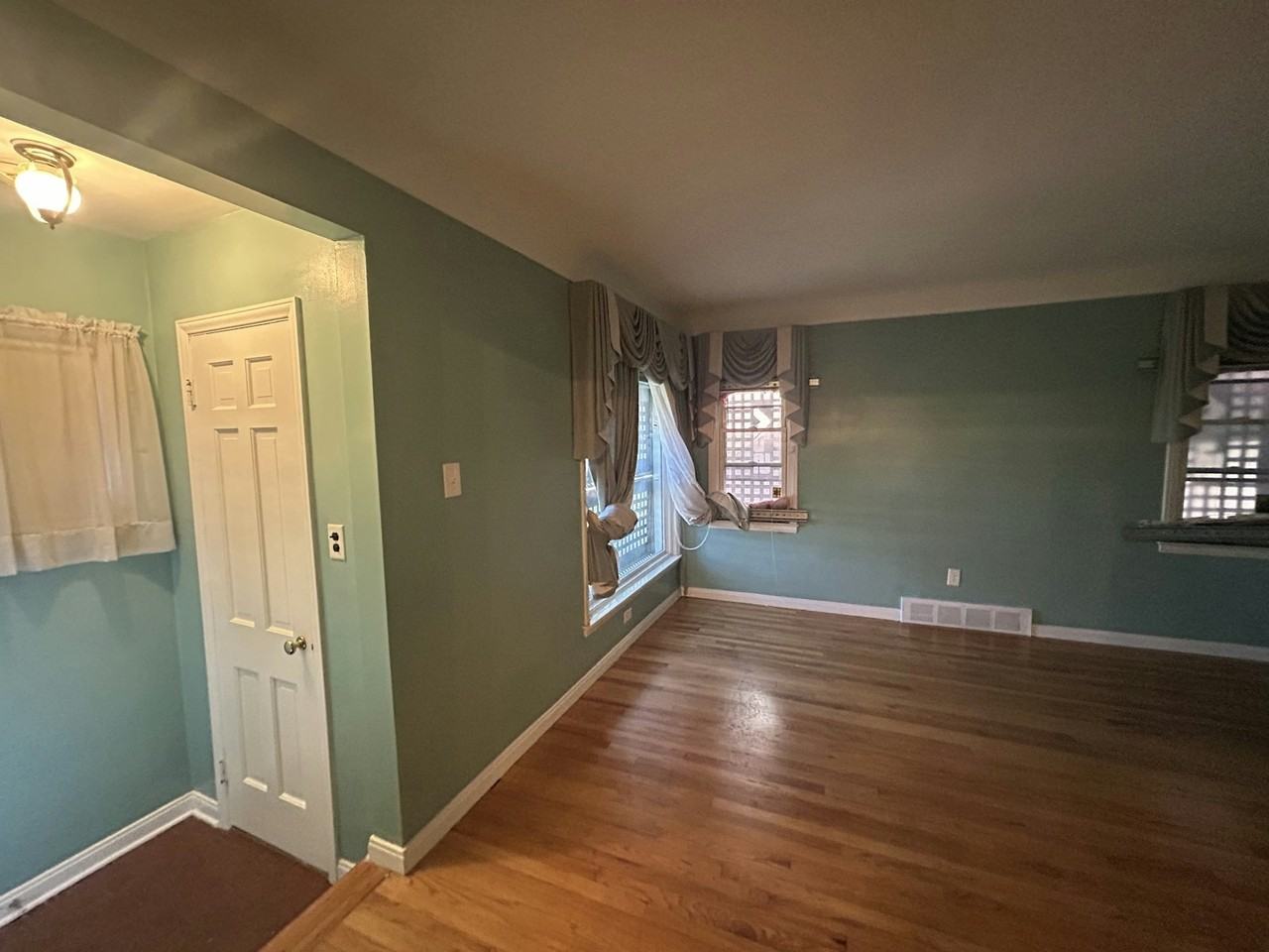 8060 House Street - Photo 3 of 39