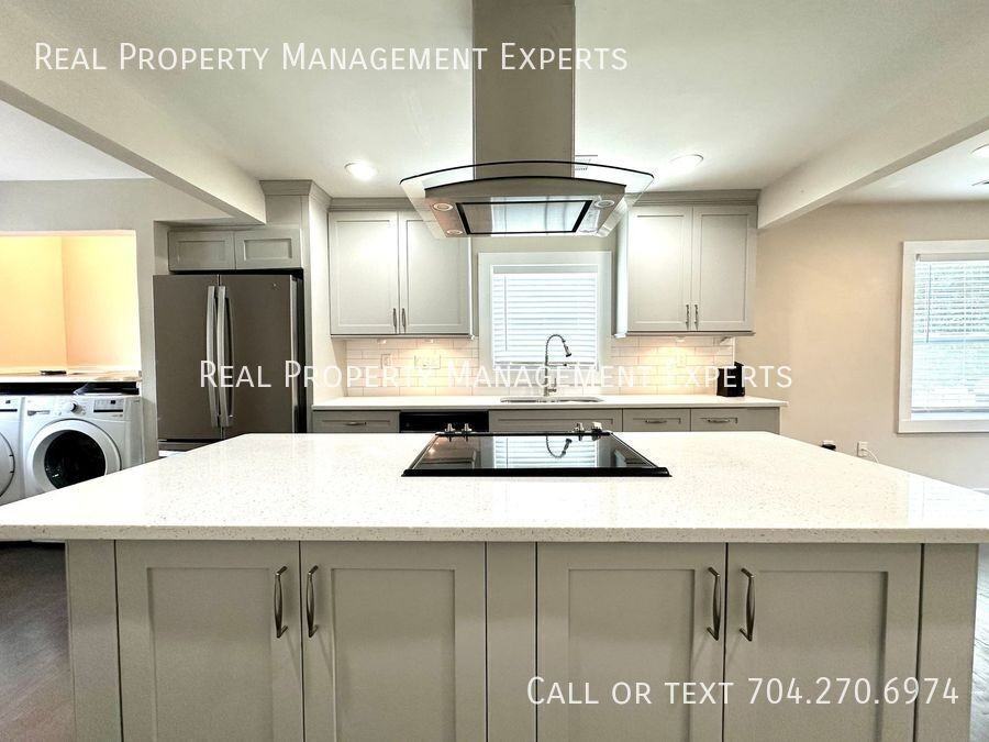 1434 Orvis St - Photo 2 of 19