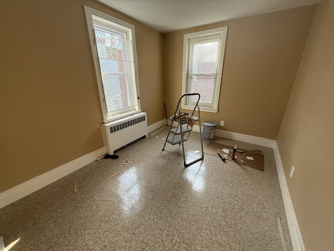 637 N 6th St #1 - Photo 2 of 14