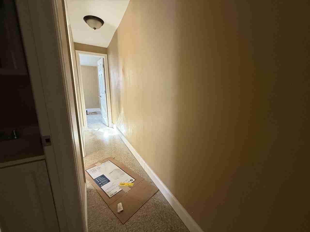 637 N 6th St #1 - Photo 5 of 14