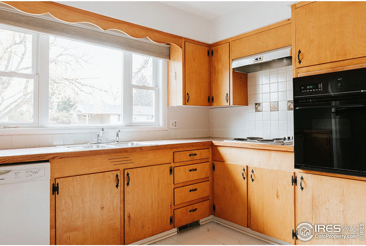 1316 Lakewood Dr #1 - Photo 5 of 38