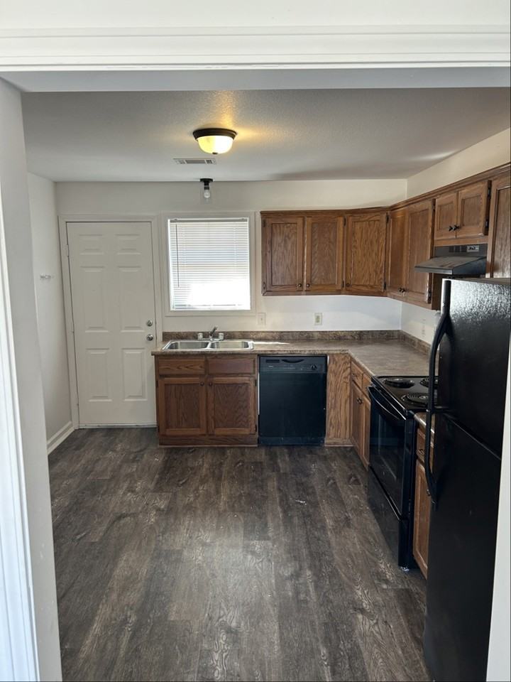 1004 N 40th St #2 - Photo 4 of 7