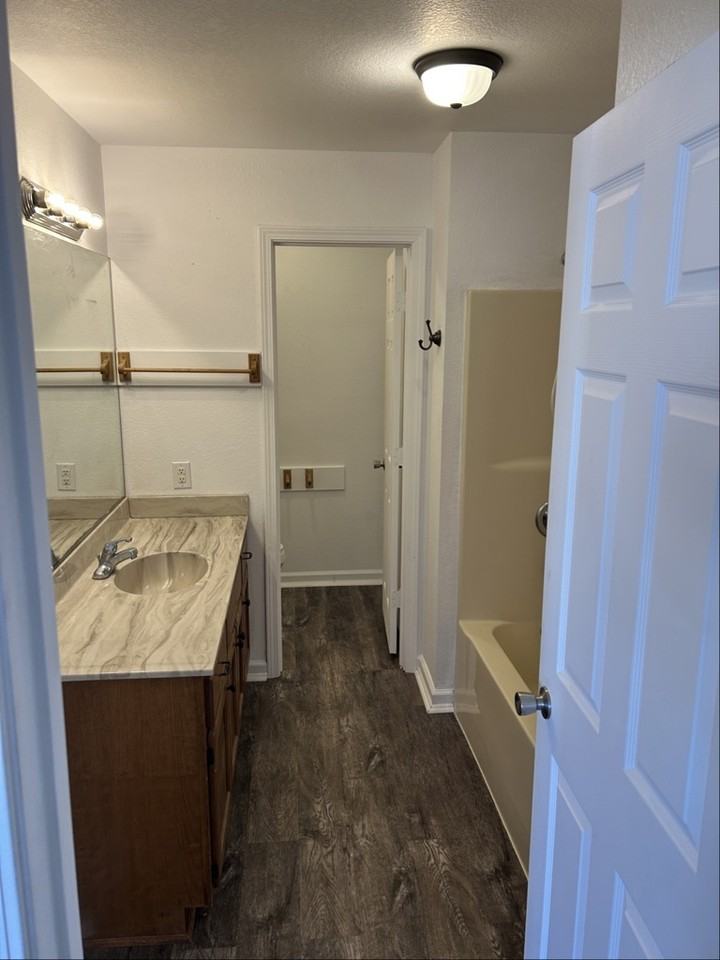 1004 N 40th St #2 - Photo 5 of 7