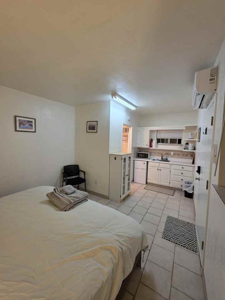 180 Willow Way - Photo 2 of 8