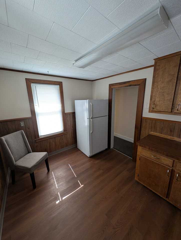 330 Irvine Pl #2 - Photo 6 of 11