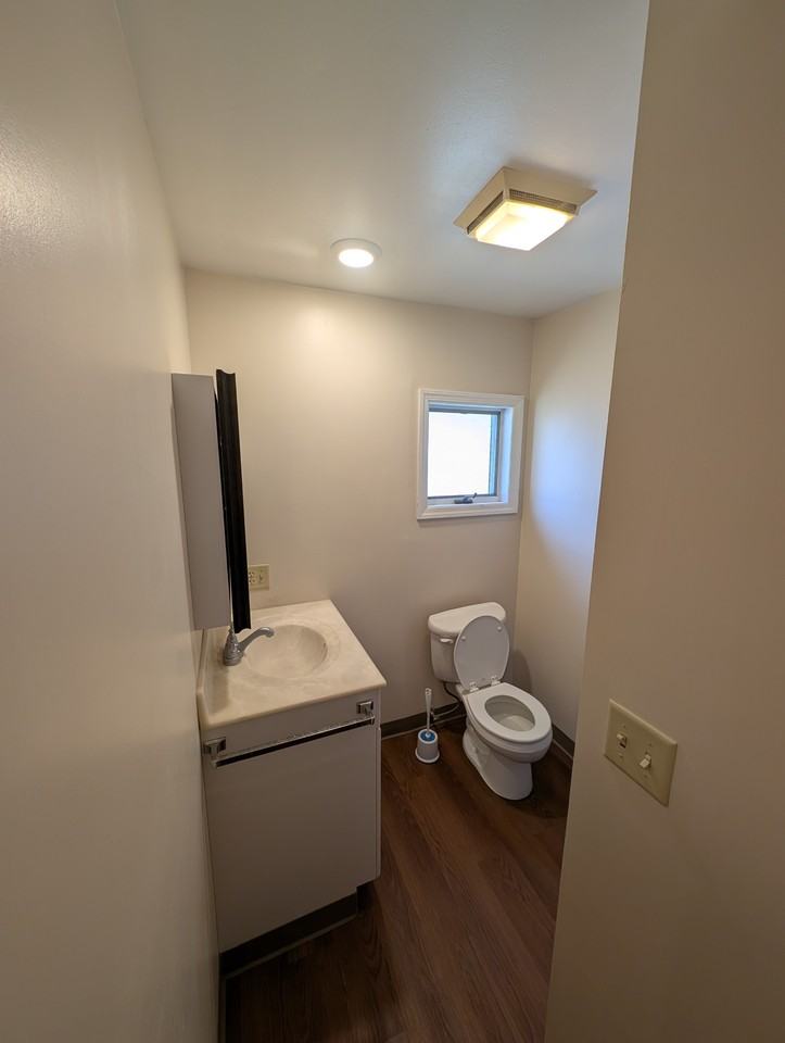 330 Irvine Pl #2 - Photo 7 of 11