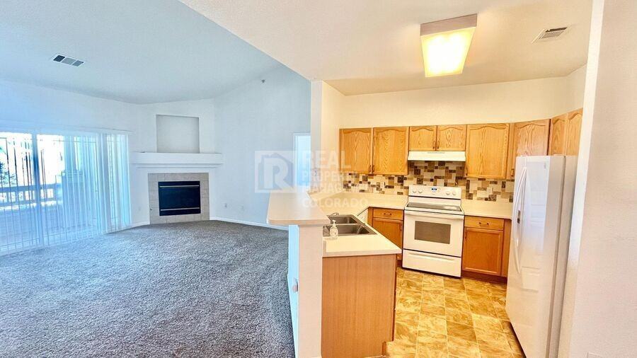 8369 S Independence Cir #303 - Photo 3 of 19