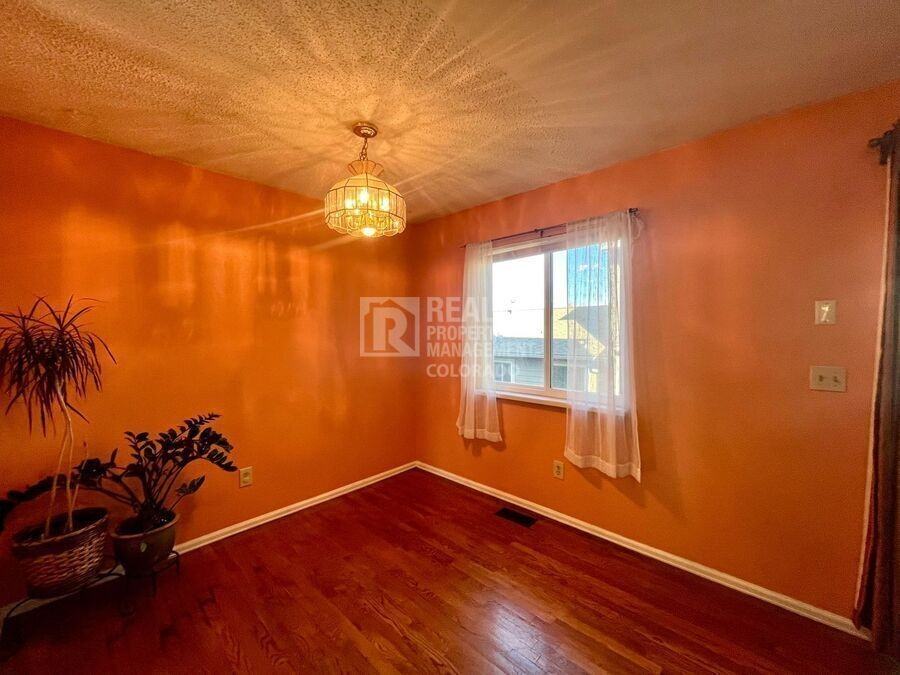 5507 Denmark Ct - Photo 5 of 18