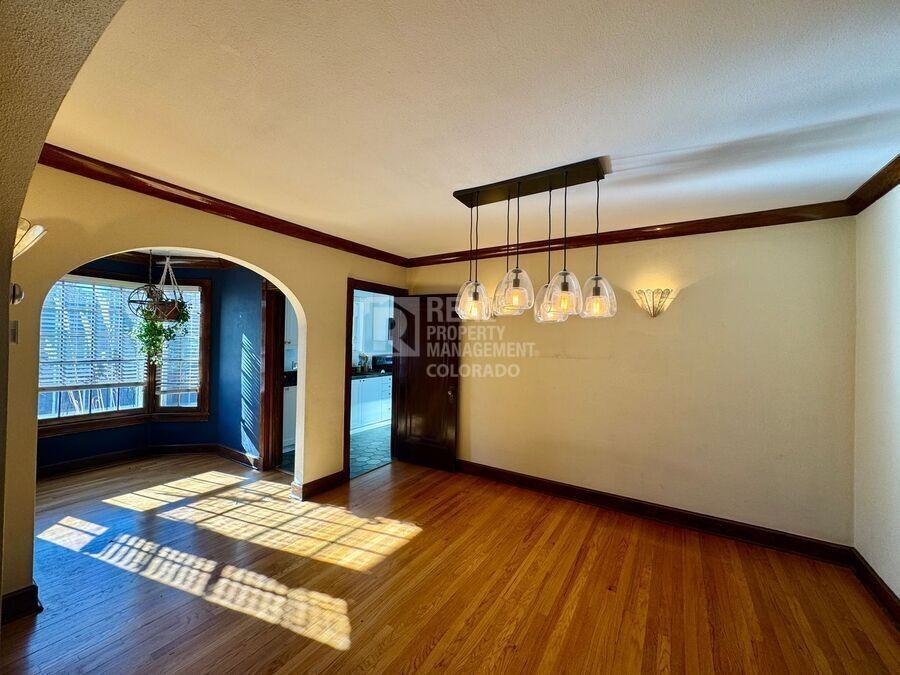 1305 Bellaire St - Photo 4 of 24