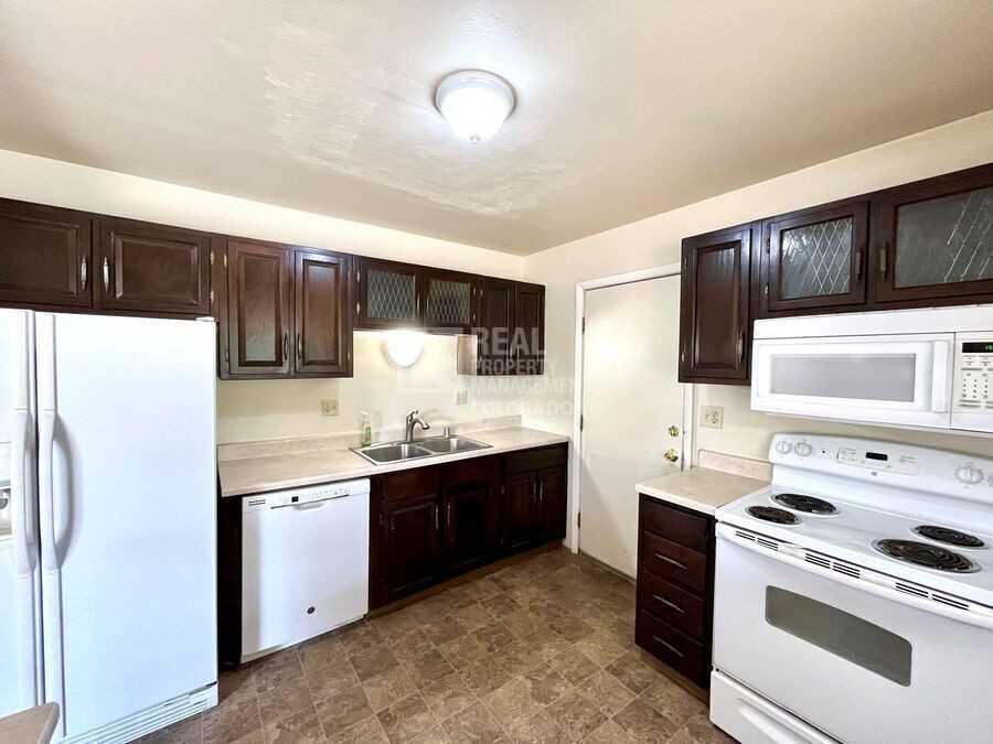 6165 Sapporo Dr - Photo 5 of 22