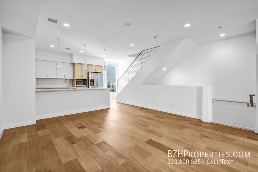 1240 Gordon St - Photo 3 of 31