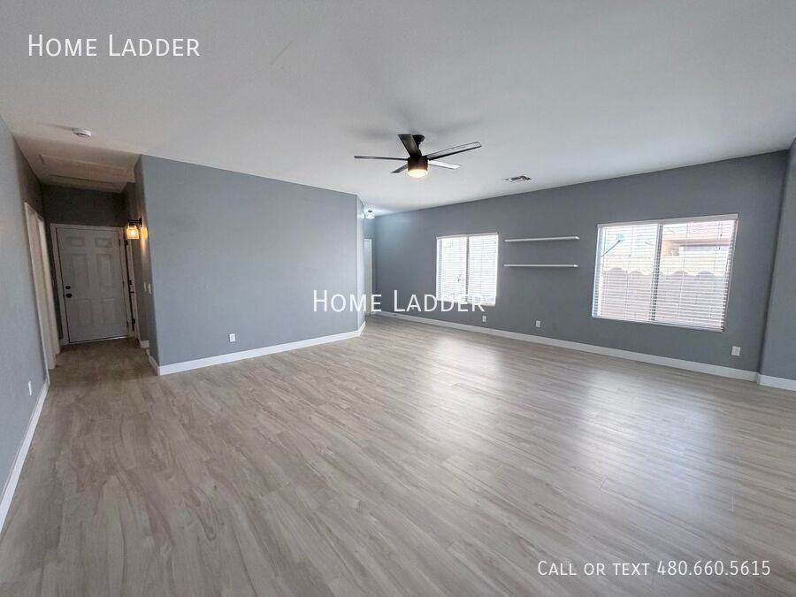 595 E Renegade Pl - Photo 3 of 28