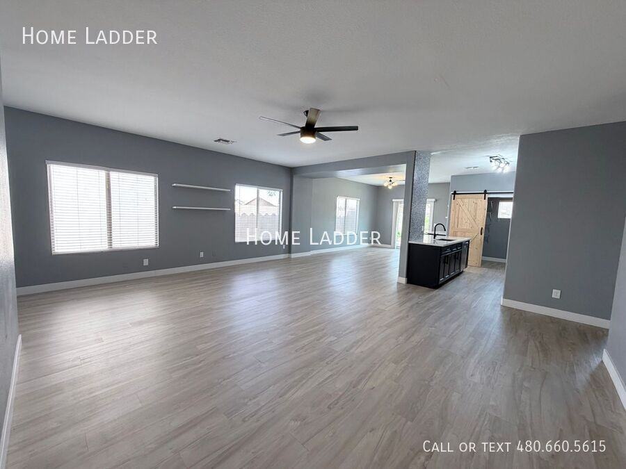 595 E Renegade Pl - Photo 4 of 28