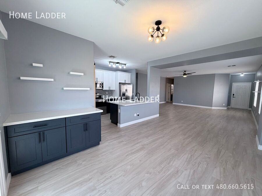 595 E Renegade Pl - Photo 6 of 28