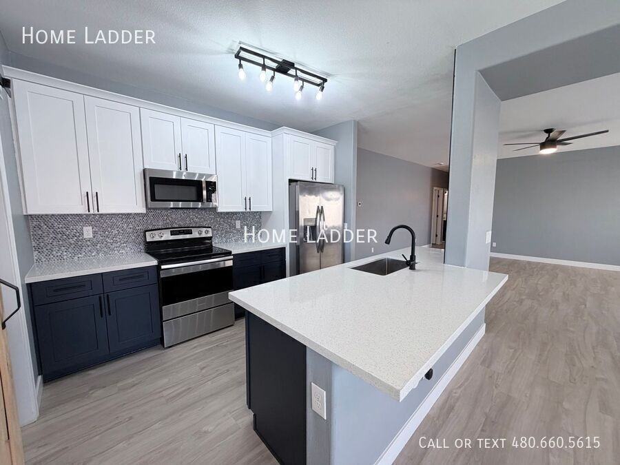 595 E Renegade Pl - Photo 7 of 28