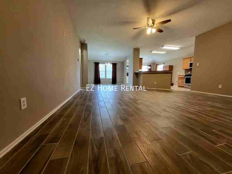 2734 Trinity Glen Ln - Photo 3 of 20