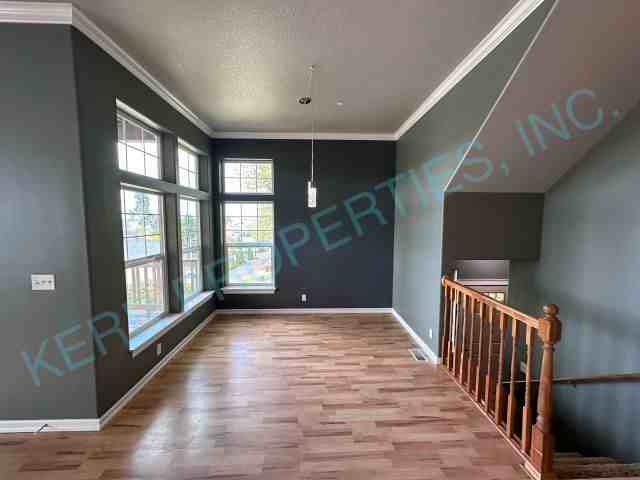512 Se Espinosa St - Photo 2 of 28