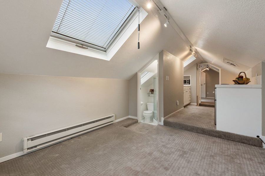 330 Waverley St #02 - Photo 6 of 20