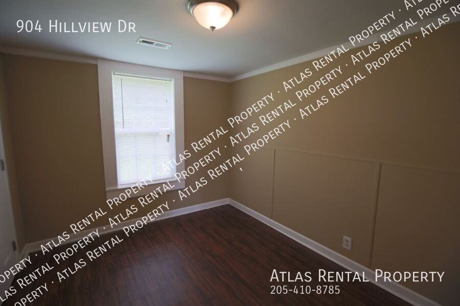 904 Hillview Dr - Photo 4 of 14