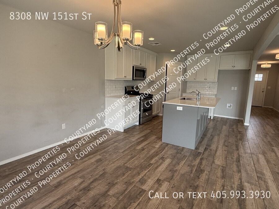 8308 Nw 151st St - Photo 5 of 26