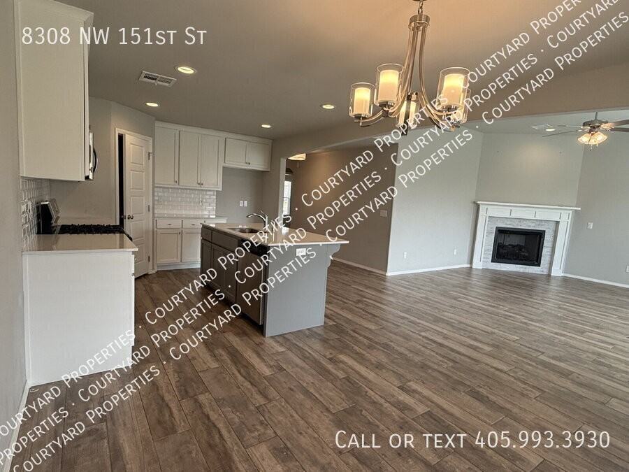 8308 Nw 151st St - Photo 6 of 26