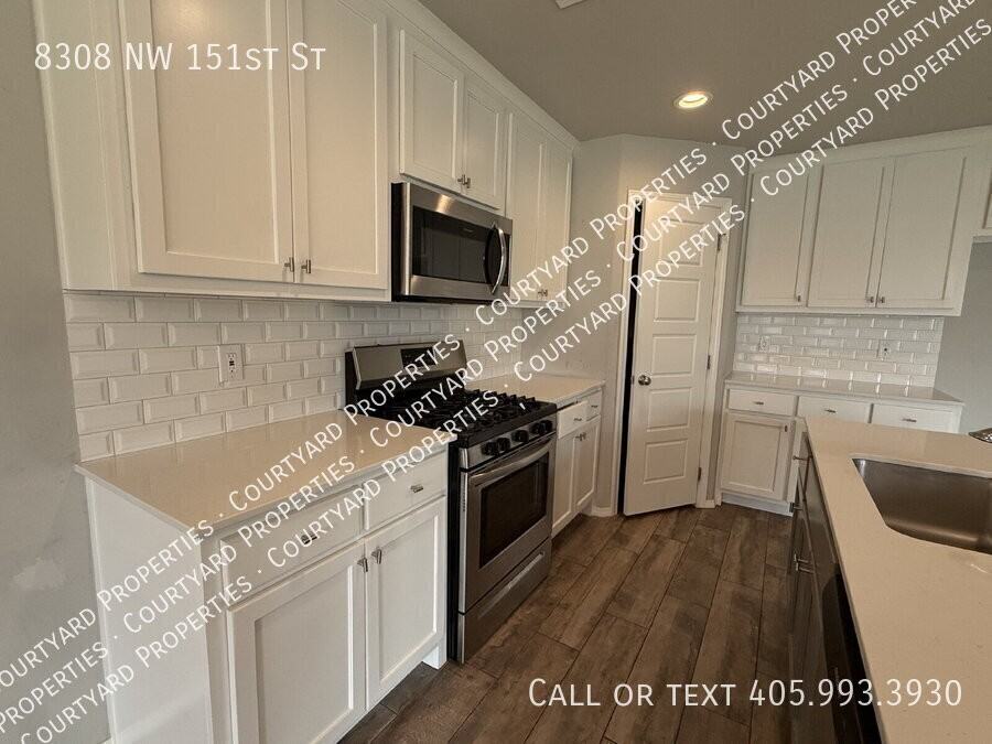 8308 Nw 151st St - Photo 7 of 26