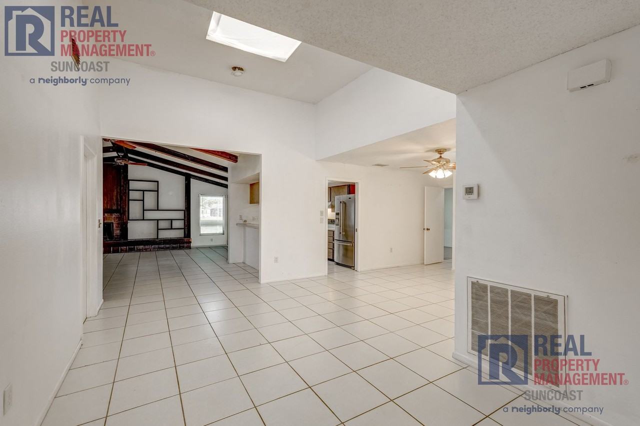 1370 Palmwood Dr - Photo 6 of 44