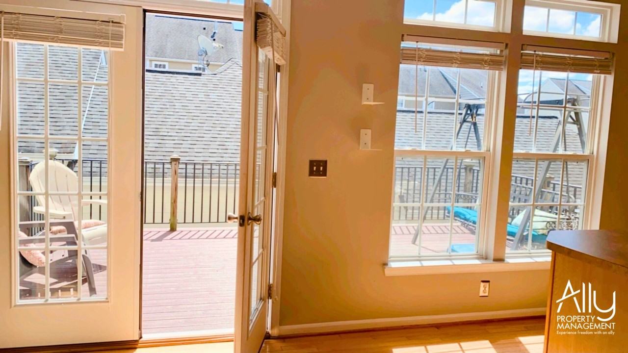 908 Rainier Rd #1 - Photo 6 of 27