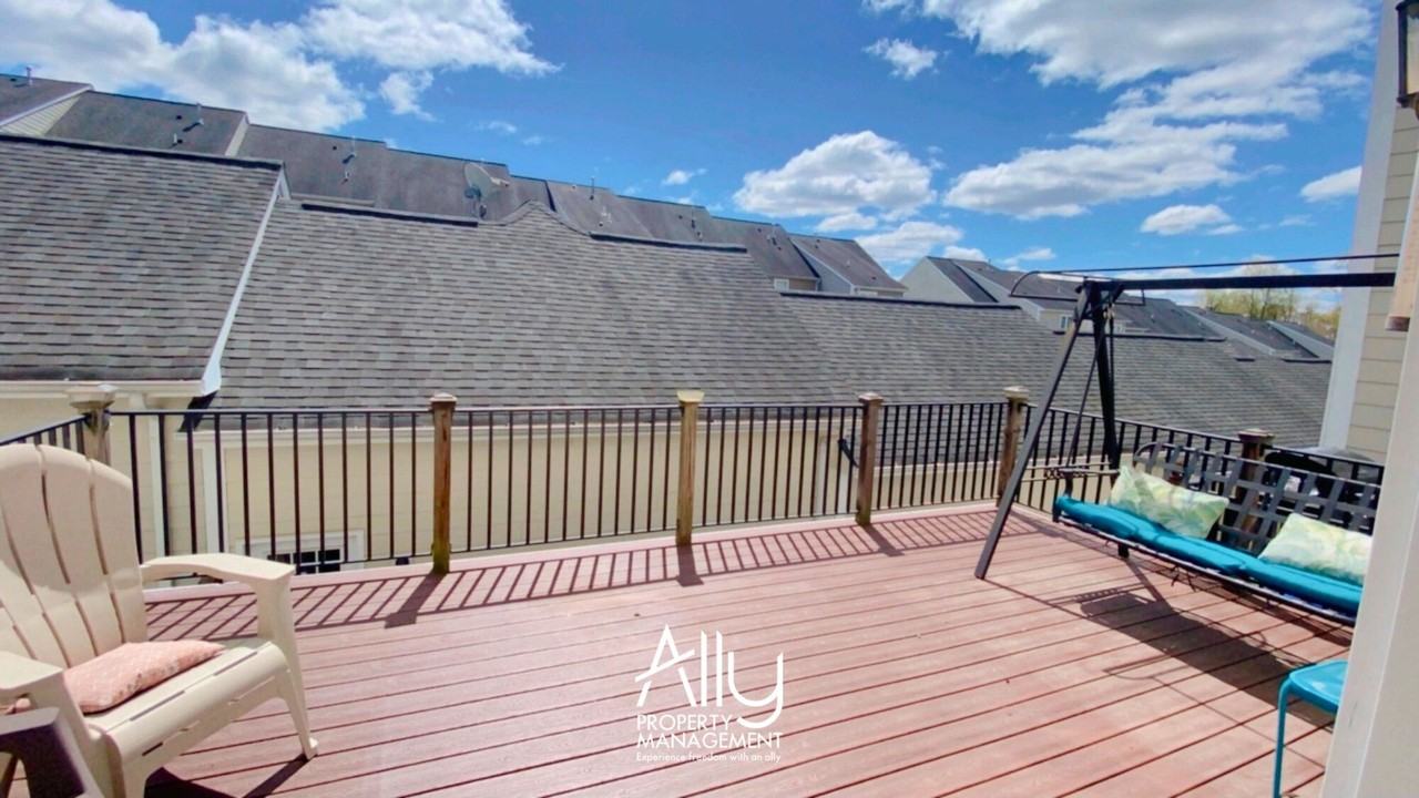 908 Rainier Rd #1 - Photo 7 of 27