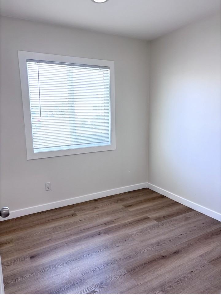 1416 W 130th St - Photo 5 of 17