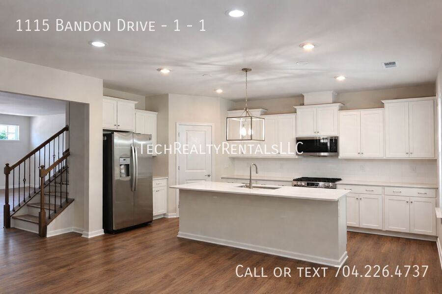 1115 Bandon Dr #1 - Photo 5 of 36