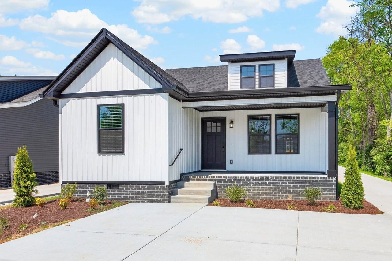 206 Ross Ave #110 - Photo 2 of 40