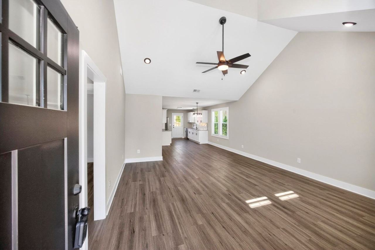 206 Ross Ave #110 - Photo 5 of 40