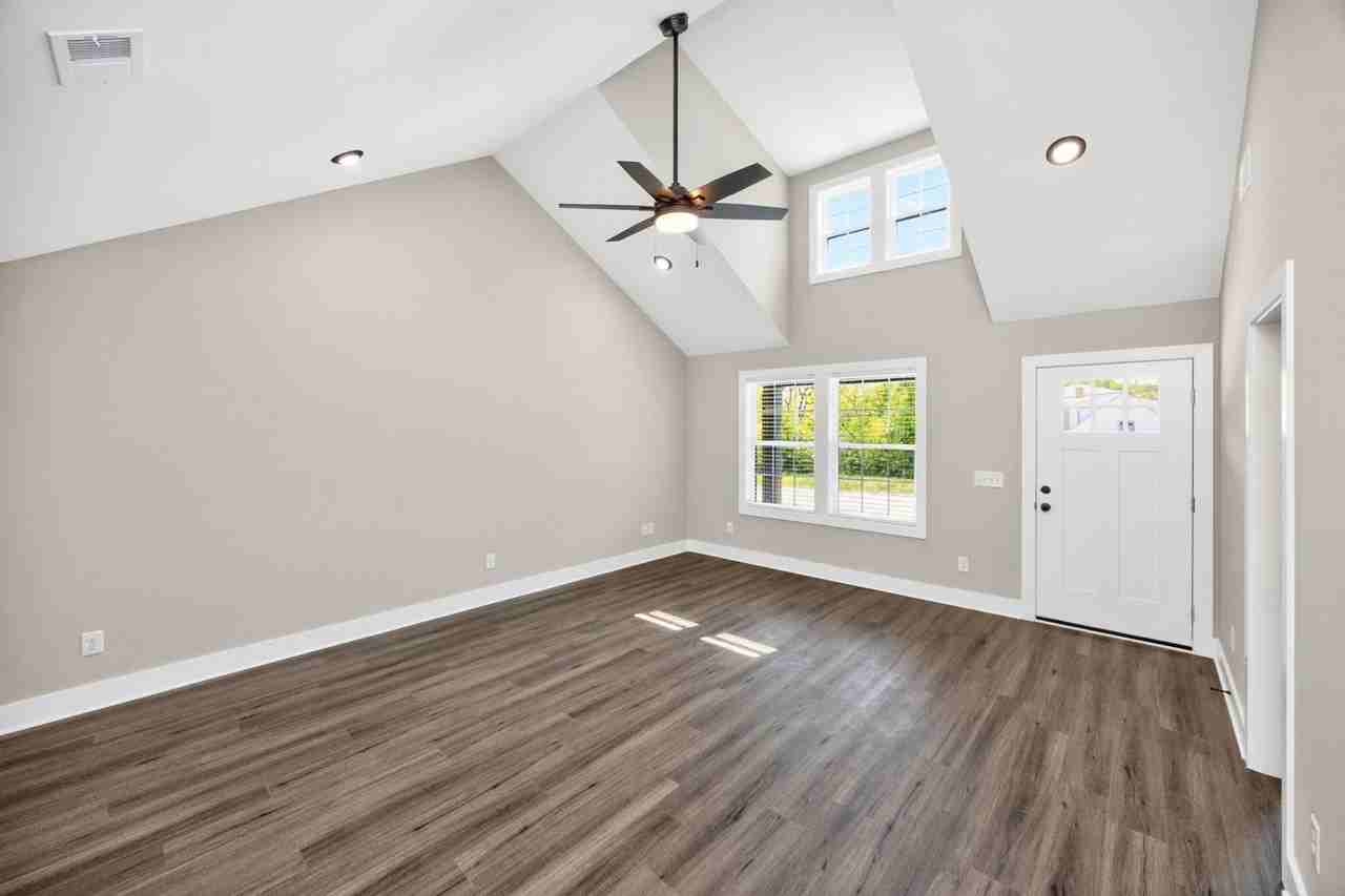 206 Ross Ave #110 - Photo 7 of 40