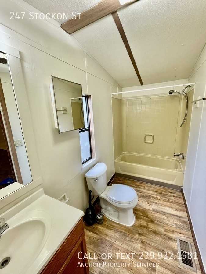 247 Stockon St - Photo 6 of 35