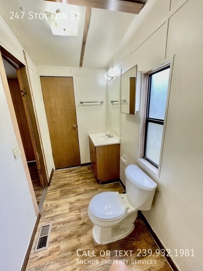 247 Stockon St - Photo 7 of 35