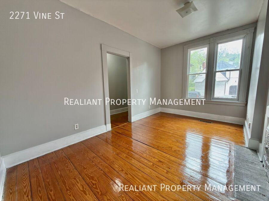 2271 Vine St - Photo 3 of 22