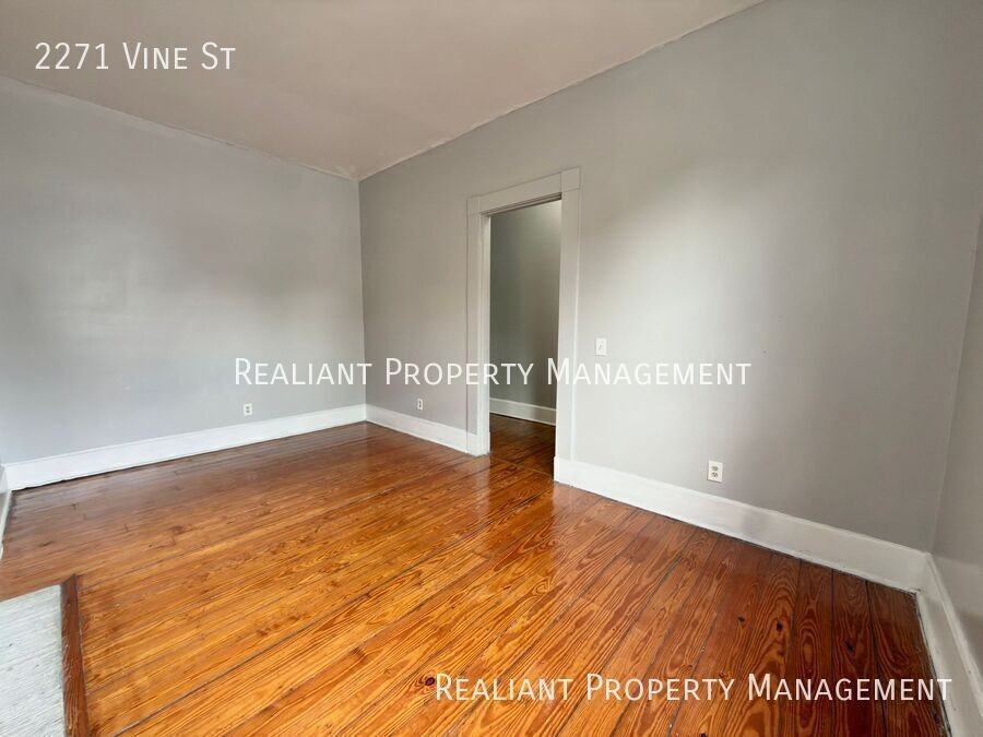 2271 Vine St - Photo 4 of 22