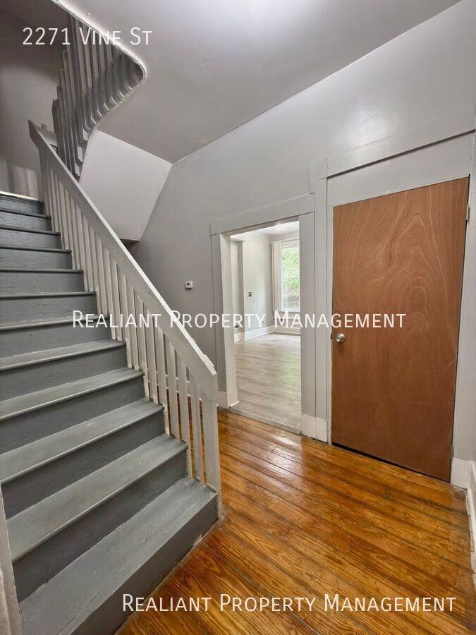 2271 Vine St - Photo 5 of 22