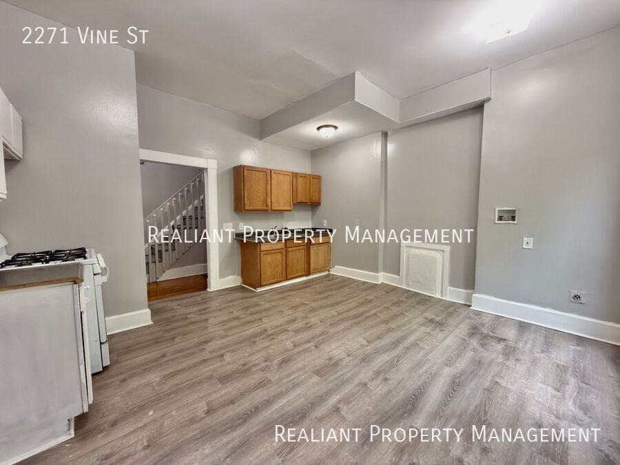2271 Vine St - Photo 6 of 22