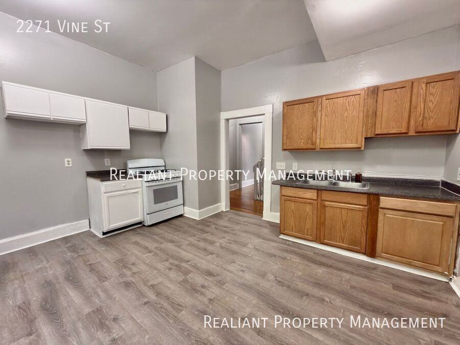 2271 Vine St - Photo 7 of 22