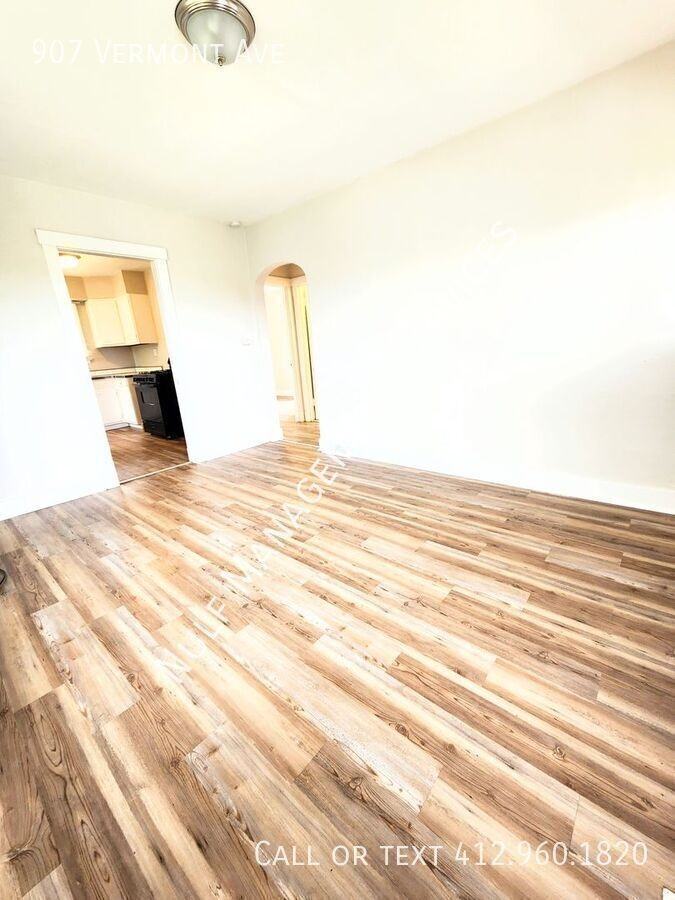 907 Vermont Ave - Photo 2 of 5