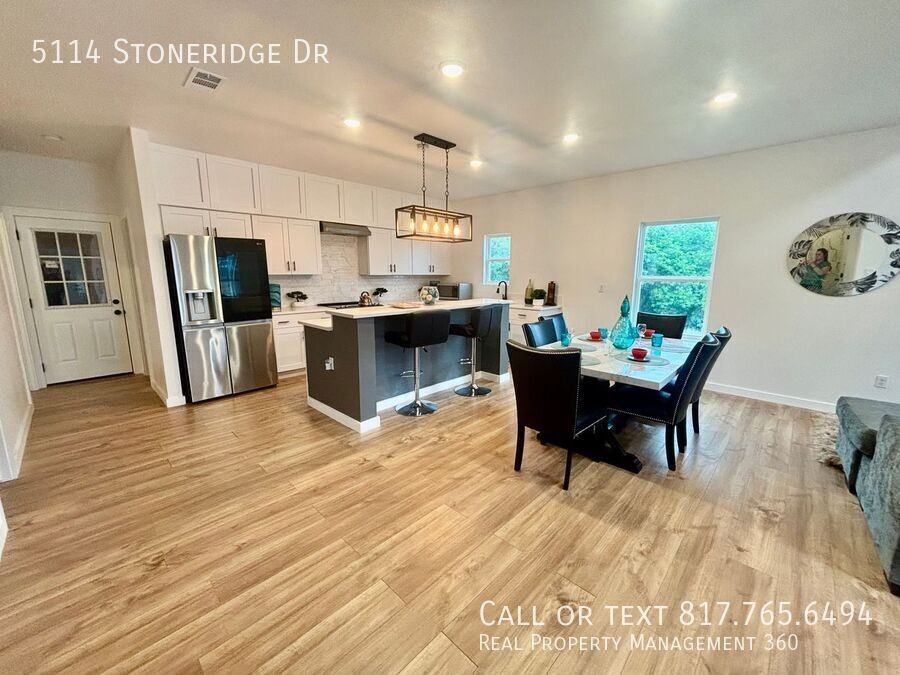 5114 Stoneridge Dr - Photo 3 of 30
