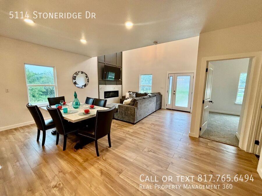 5114 Stoneridge Dr - Photo 4 of 30