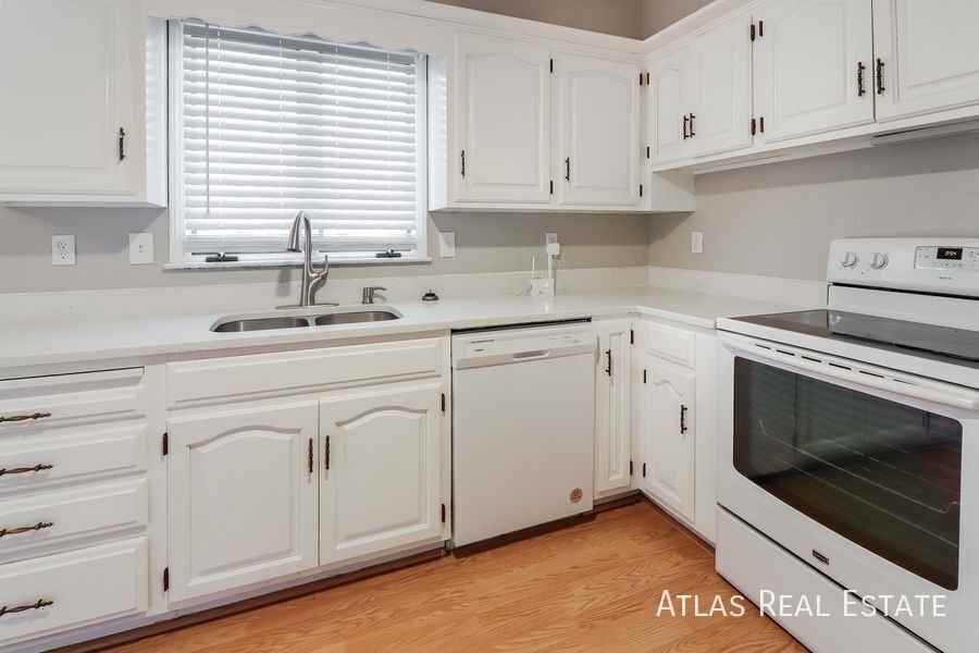 16644 W 146th Ter - Photo 6 of 21