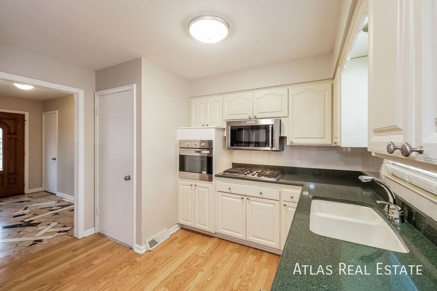 5509 W 92nd Pl - Photo 6 of 50