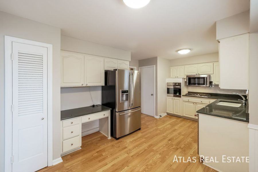 5509 W 92nd Pl - Photo 7 of 50