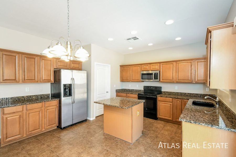 1118 E Desert Springs Way - Photo 7 of 41