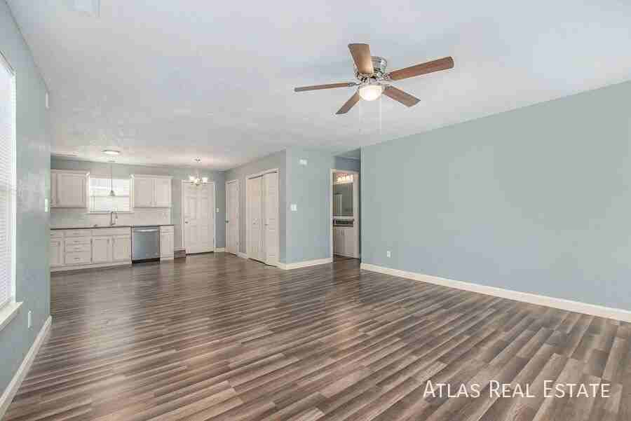 403 Sw 15th St - Photo 3 of 15