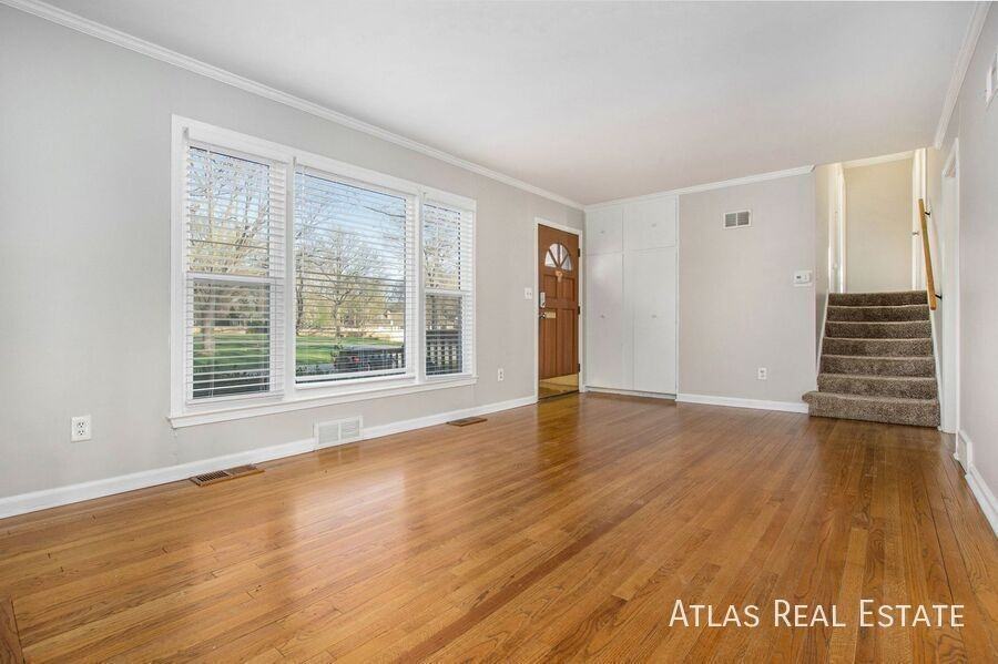 8036 Reinhardt Ln - Photo 2 of 20